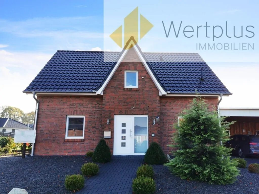 Immobilienangebote: Modernes Dreigiebel-Haus in Walsrode-Benefeld - Wertplus Immobilien